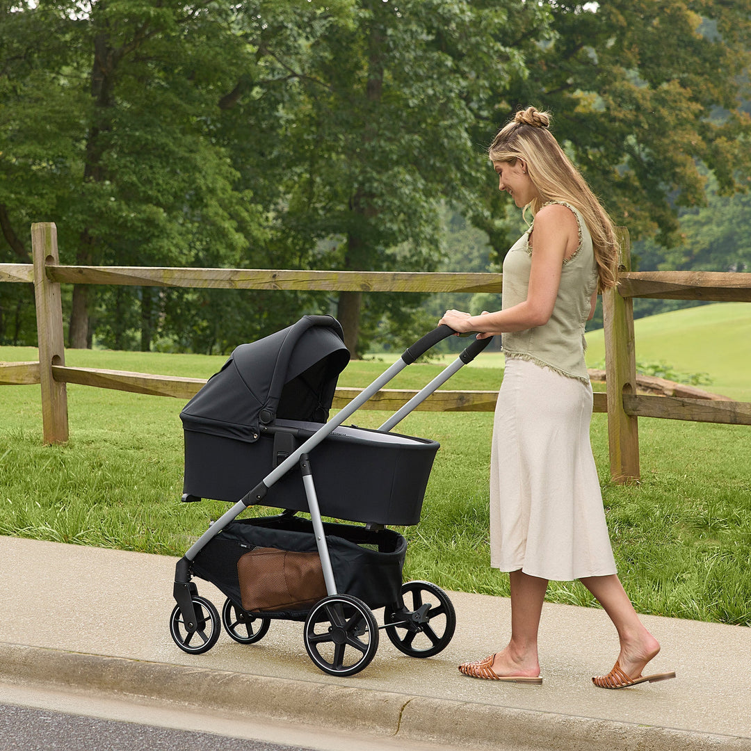 Britax Zinnia Bassinet for Brook, Brook+ and Grove Strollers